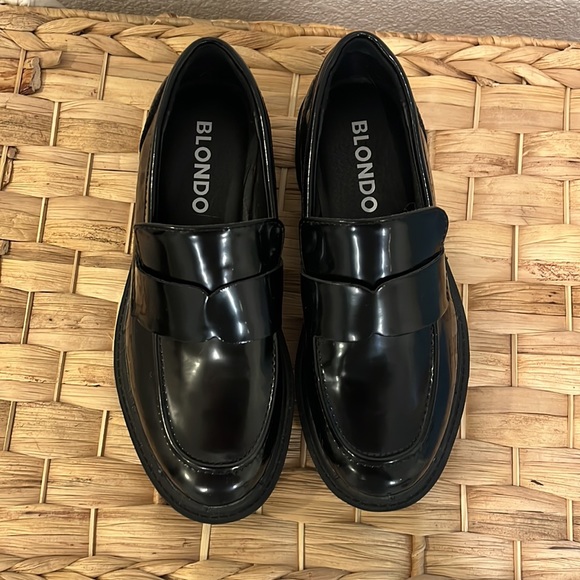 Blondo Black Patent Loafers - Picture 2 of 5